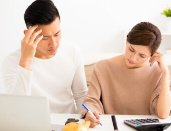 Husband and wife work out finances together